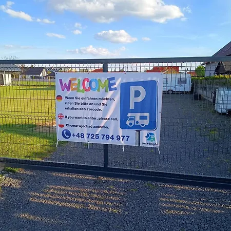Camperpark, Stellplatz - Tylko Parking Dla Kamperow Parque de Campismo